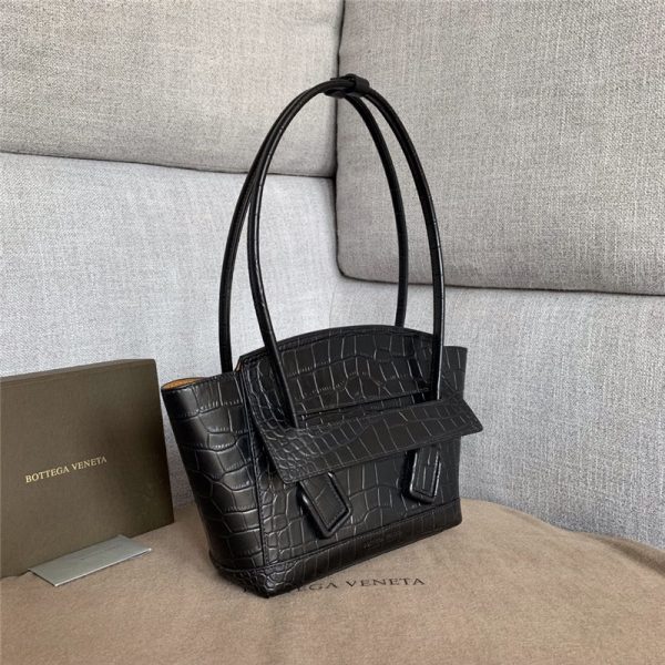 bottega veneta arco mini crocodile black - Image 4