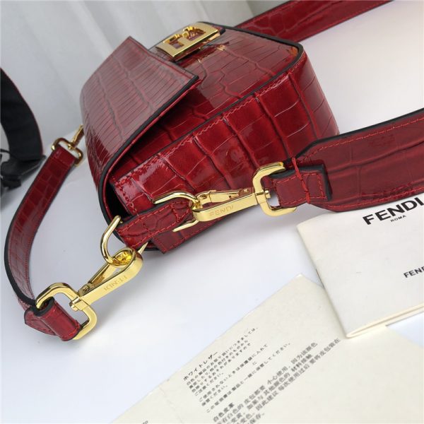 fendi crocodile baguette red - Image 4