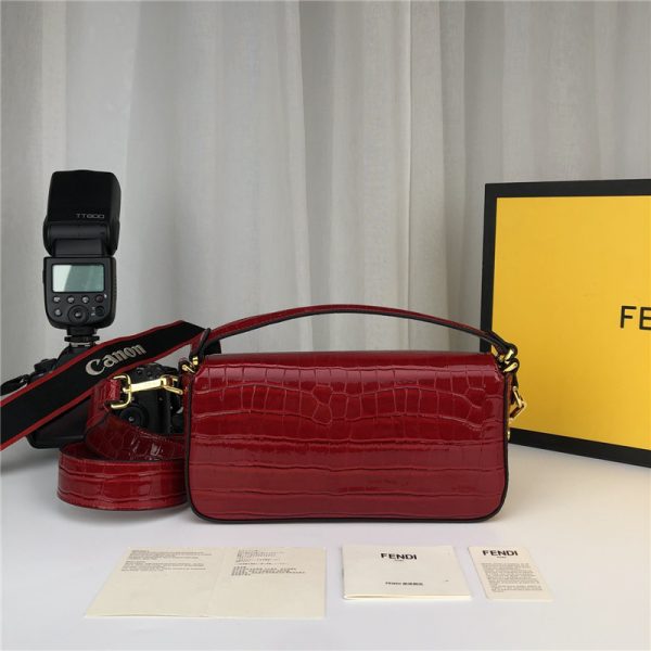 fendi crocodile baguette red - Image 5