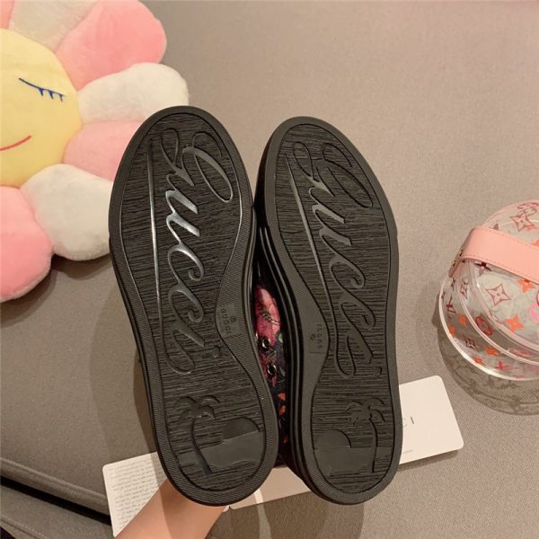 Guuci printed leather sneakers Gucci floral canvas shoes in black - Image 3