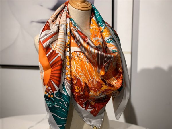 hermes ladies summer silk scarf - Image 2