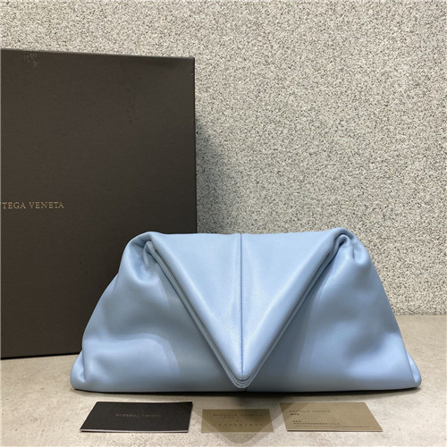bottega veneta triangle clutch blue